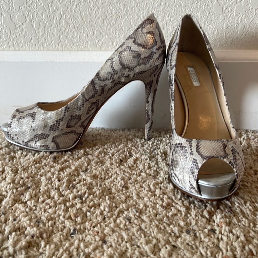 Guess Animal Print Pumps! Size 9! New! 5”Heel!